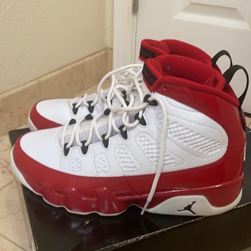 Air Jordan 9 Retro